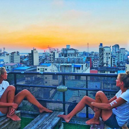 The Lodge Yangon Hostel Екстериор снимка