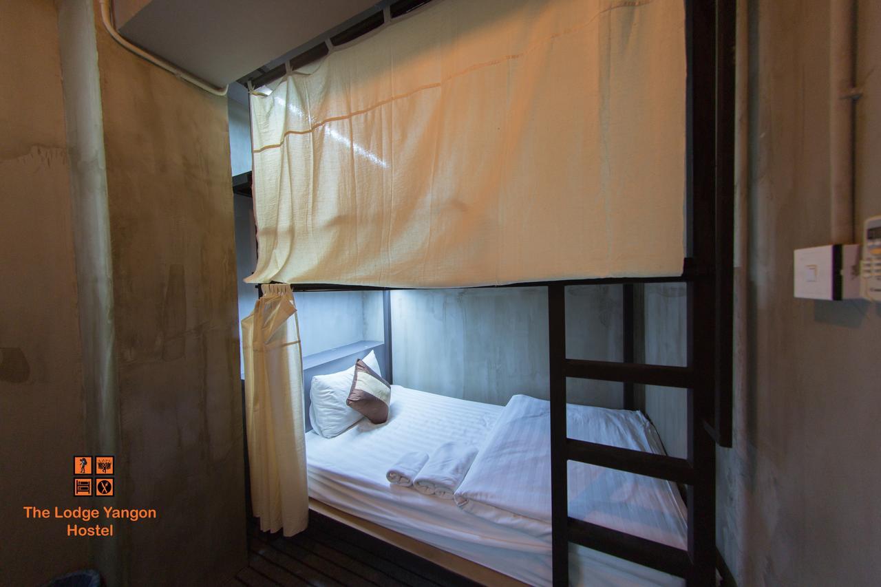 The Lodge Yangon Hostel Екстериор снимка