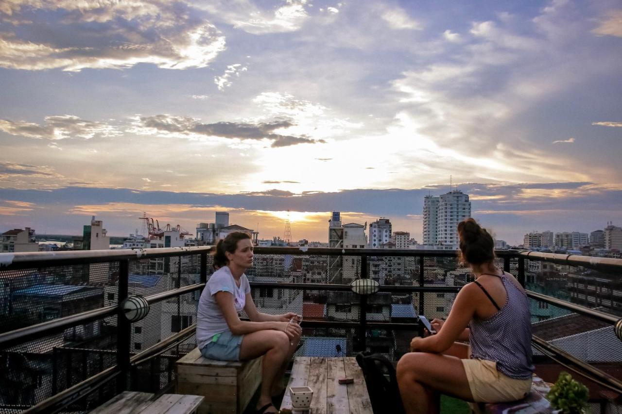 The Lodge Yangon Hostel Екстериор снимка