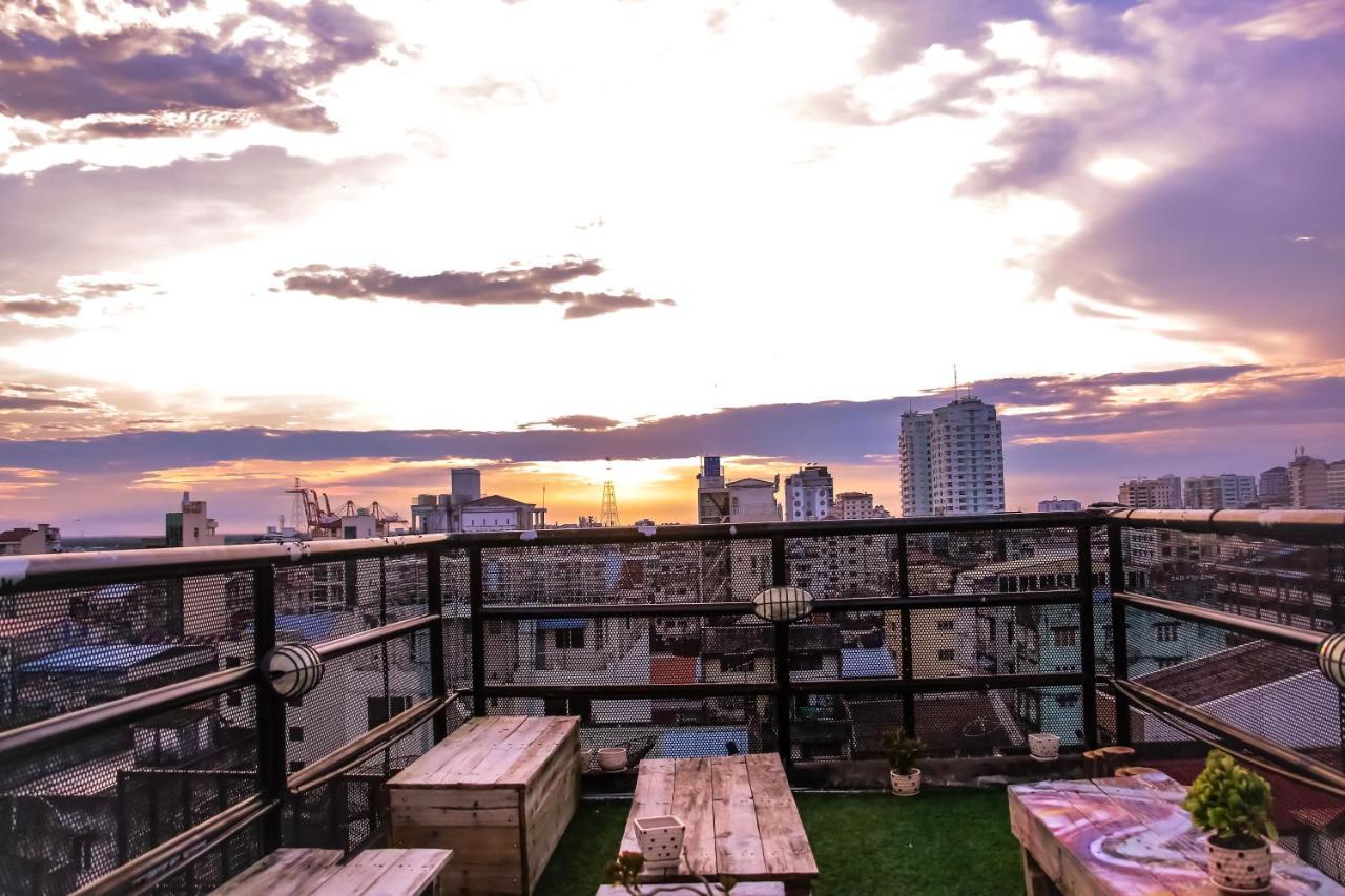 The Lodge Yangon Hostel Екстериор снимка